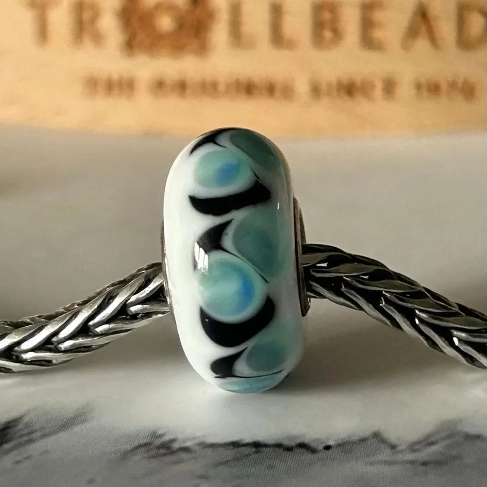 TROLLBEADS Opaque White Blue Black Unique Universal LAA 925S NEW